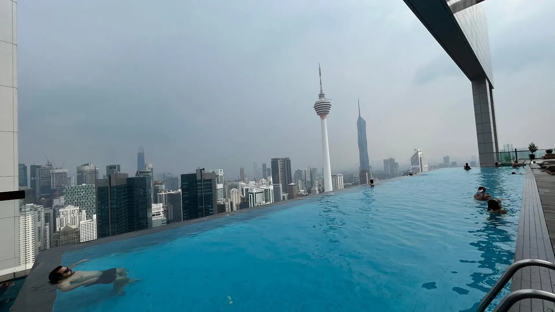 Platinum Klcc By Black Sand Kuala Lumpur Malaysia