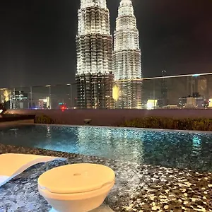  Apartment Star Klcc By Cozy White